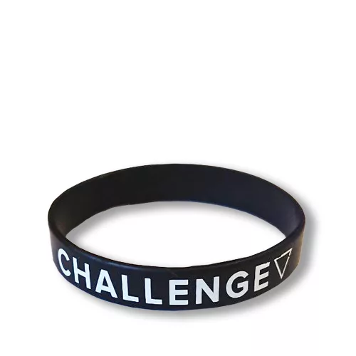 Challenge fekete színű szilikon karkötő